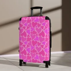 LFO - Pink Fluff Heart Shape - Suitcase -Vera Bradley Shop 13374369752289986161 2048