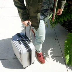 SwissGear 8836 Durable Expandable Spinner Luggage, Black, Carry-On 20-Inch 14 SwissGear 8836 Durable Expandable Spinner Luggage, Black, Carry-On 20-Inch -Vera Bradley Shop 51sYe6k7g3L