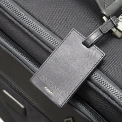 Andiamo Avanti Collection 22" Wheeled Garment Bag, Midnight Black 15 Andiamo Avanti Collection 22" Wheeled Garment Bag, Midnight Black -Vera Bradley Shop 619CEyJzzJL 5296b227 b44d 4d0a 953d 05a7c92d0382